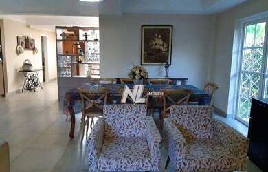 Imagem: A casa em condomínio possui 4 Dormitórios, 5 Banheiros e 297m²