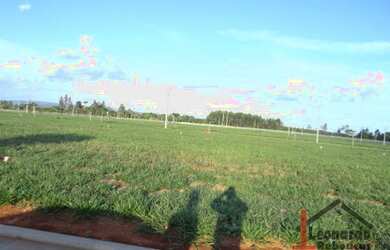 Imagem: O terreno à venda possui 650m² de Área e está localizado