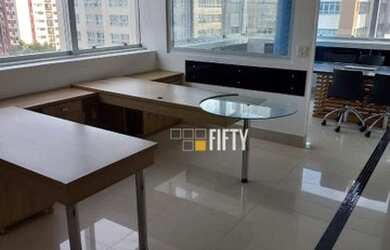 Imagem: O depósito possui 2 Vagas na garagem, 108m² de Área e Imóvel