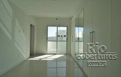 Imagem 15: Cobertura à venda no Recreio dos Bandeirantes. RJ. Quadra da praia