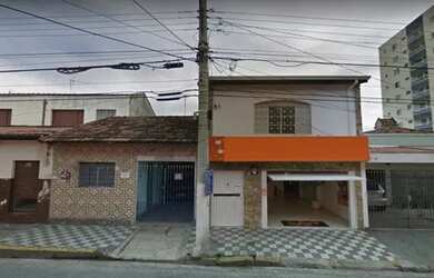 Imagem: A casa possui 3 Dormitórios, 3 Banheiros, 2 Vagas na garagem