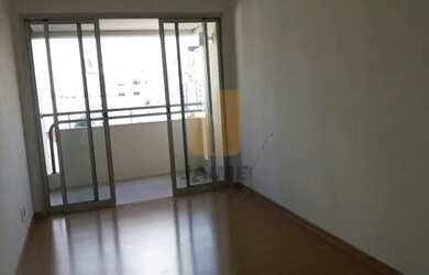 Imagem: O apartamento possui 1 Dormitório, 1 Banheiro, 1 Vaga na garagem