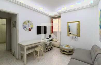 Imagem: O apartamento possui 2 Dormitórios, 1 Banheiro, 1 Vaga na garagem