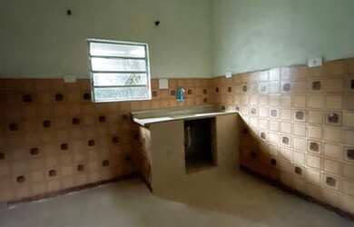 Imagem 9: Casa térrea com escada para acesso em vila - Não precisa de Fiador e...