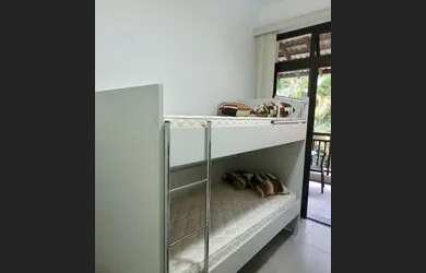 Imagem: A casa possui 2 Dormitórios, 2 Banheiros, 2 Vagas na garagem