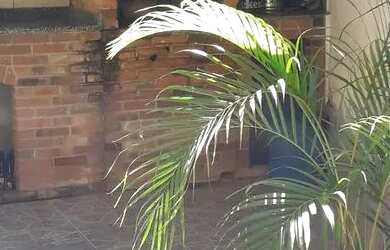 Imagem: A casa possui 2 Dormitórios, 3 Banheiros, 3 Vagas na garagem