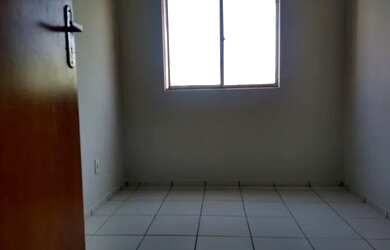 Imagem: O apartamento possui 2 Dormitórios, 1 Banheiro e 1 Vaga na