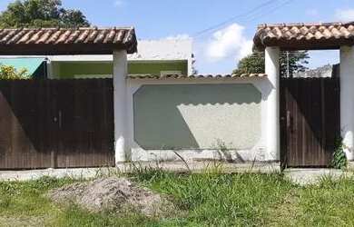 Imagem: A casa possui 1 Dormitório, 1 Banheiro, 1 Vaga na garagem