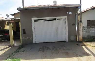 Imagem: A casa possui 2 Dormitórios, 1 Banheiro, 125m² de Área e