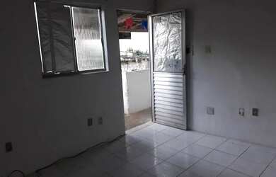 Imagem: A casa possui 1 Dormitório, 1 Banheiro e está localizado