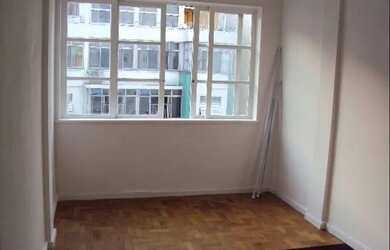 Imagem: O apartamento possui 1 Dormitório, 1 Banheiro, 37m² de Área