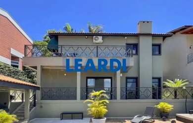 Imagem: A casa em condomínio possui 5 Dormitórios, 4 Banheiros, 4