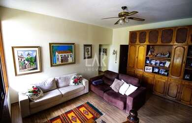 Imagem: A casa em condomínio possui 4 Dormitórios, 3 Banheiros, 5