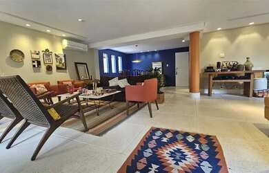 Imagem: A casa em condomínio possui 4 Dormitórios, 4 Banheiros, 1