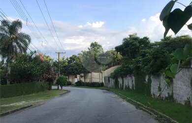 Imagem: O terreno possui 1.018m² de Área e está localizado em Roseira