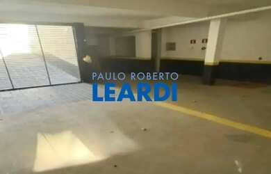 Imagem: O depósito possui 5 Vagas na garagem, 616m² de Área e está