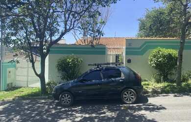 Imagem: A casa possui 3 Dormitórios, 5 Banheiros, 5 Vagas na garagem