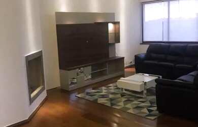 Imagem: O apartamento possui 3 Dormitórios, 1 Banheiro, 4 Vagas na