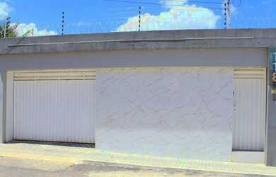 Imagem: A casa possui 3 Dormitórios, 3 Banheiros, 3 Vagas na garagem