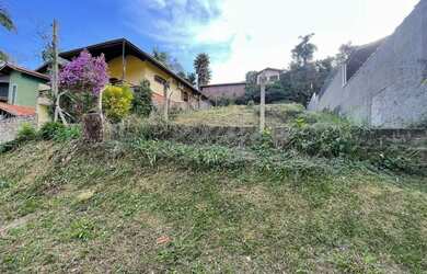 Imagem: O terreno possui 377m² de Área e está localizado em Transurb