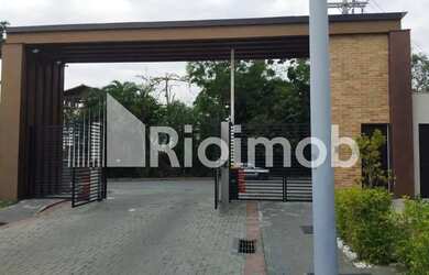 Imagem: O terreno possui 180m² de Área, Imóvel novo e está localizado