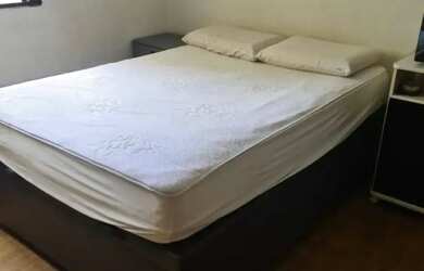 Imagem: O apartamento possui 1 Dormitório, 1 Banheiro, 2 Vagas na garagem