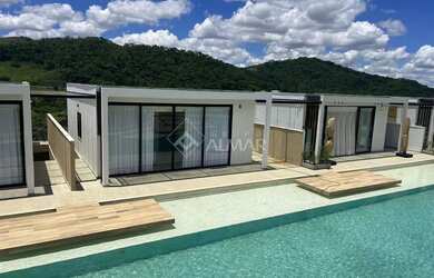 Imagem: A casa em condomínio possui 3 Dormitórios, 2 Banheiros, 2