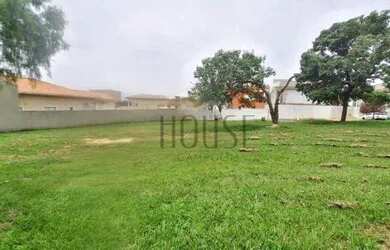 Imagem: O terreno possui 360m² de Área, Imóvel novo e está localizado