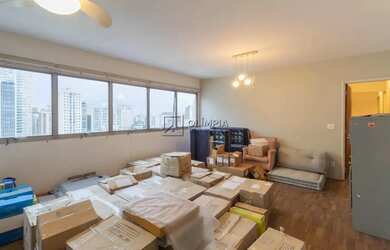 Imagem: O apartamento possui 3 Dormitórios, 1 Banheiro, 1 Vaga na garagem