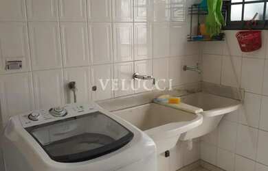 Imagem: A casa possui 5 Dormitórios, 5 Banheiros, 5 Vagas na garagem