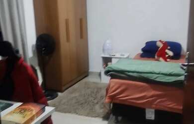 Imagem: A casa possui 3 Dormitórios, 2 Banheiros, 4 Vagas na garagem