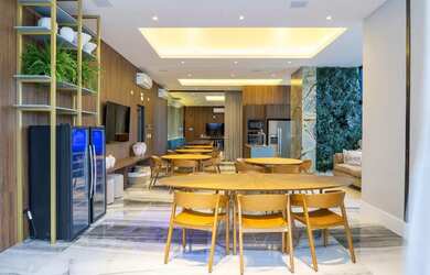 Imagem: O apartamento possui 4 Dormitórios, 5 Banheiros, 3 Vagas na