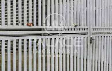 Imagem: O depósito possui 2 Vagas na garagem, 178m² de Área e está