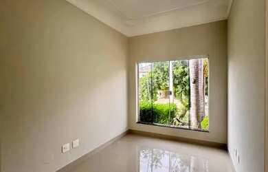 Imagem: A casa em condomínio possui 4 Dormitórios, 1 Banheiro, 4 Vagas