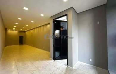 Imagem: O depósito possui 4 Vagas na garagem, 78m² de Área e está