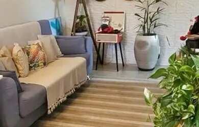 Imagem: A casa possui 3 Dormitórios, 2 Banheiros, 2 Vagas na garagem