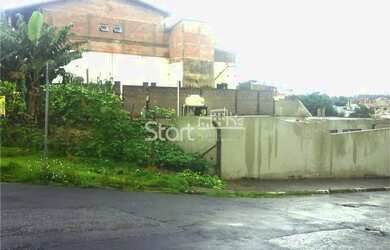 Imagem: O depósito possui 2 Vagas na garagem, 250m² de Área e está