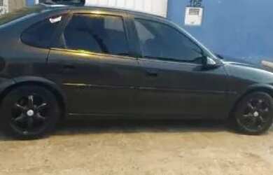 Imagem: A casa possui 2 Dormitórios, 1 Banheiro, 2 Vagas na garagem