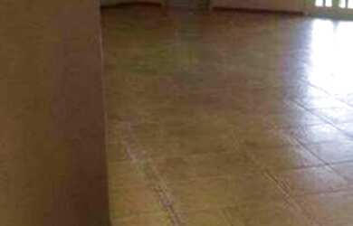 Imagem: A casa possui 4 Dormitórios, 2 Banheiros, 2 Vagas na garagem