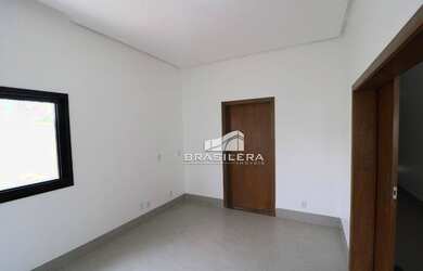 Imagem 11: Casa com 4 suítes rica em armários no Portal do Sol Green