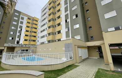 Imagem: O apartamento possui 2 Dormitórios, 1 Banheiro, 1 Vaga na garagem