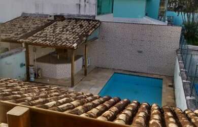 Imagem: A casa em condomínio possui 4 Dormitórios, 3 Banheiros, 3