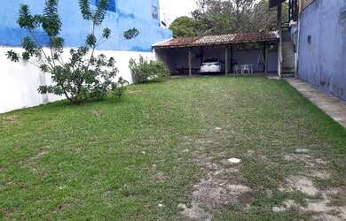 Imagem: A casa possui 3 Dormitórios, 2 Banheiros, 5 Vagas na garagem