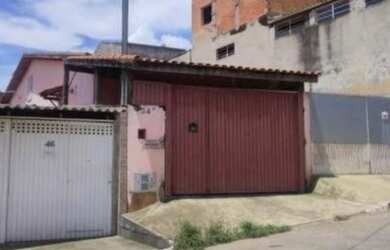 Imagem: A casa possui 3 Dormitórios, 2 Banheiros, 75m² de Área e