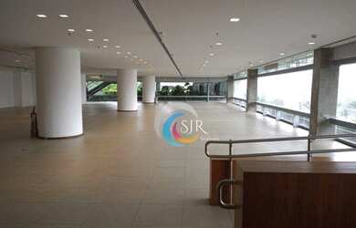 Imagem: O depósito possui 5 Vagas na garagem, 5.131m² de Área e