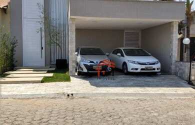 Imagem: A casa em condomínio possui 4 Dormitórios, 5 Banheiros, 2