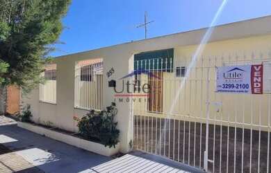 Imagem: A casa possui 2 Dormitórios, 1 Banheiro, 1 Vaga na garagem