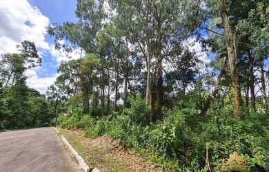 Imagem: O terreno possui 551m² de Área e está localizado em Gramado