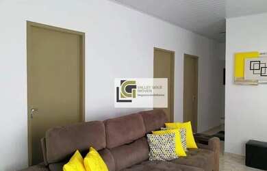 Imagem: A casa possui 4 Dormitórios, 2 Banheiros, 2 Vagas na garagem