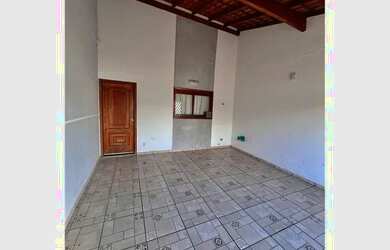 Imagem: Casa com 2 dormitórios, 75 m², garagem privativa, ótima localização